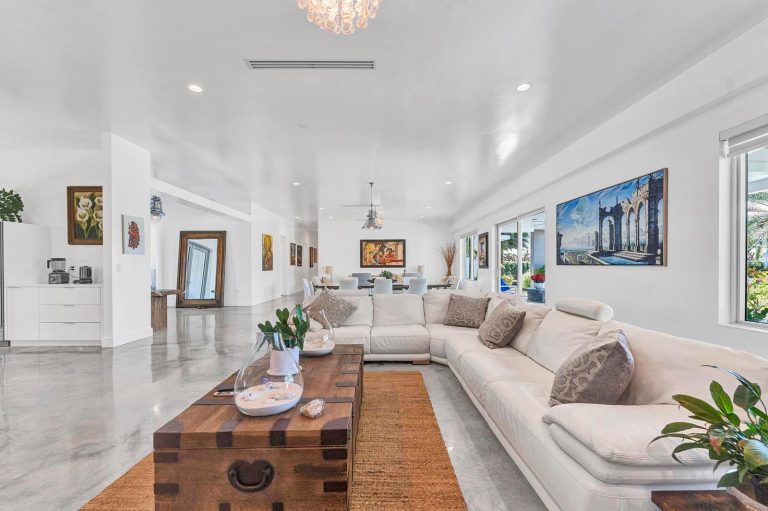 Gallery-like living room